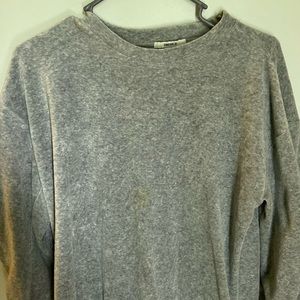 Gray sweatshirt
